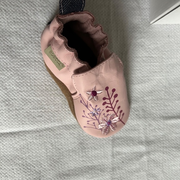 Robeez Slippers - Picture 2 of 6